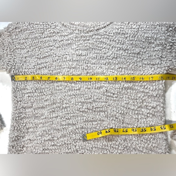 PINK ROSE Beige boucle cowl neck sweater size L. - Picture 12 of 13